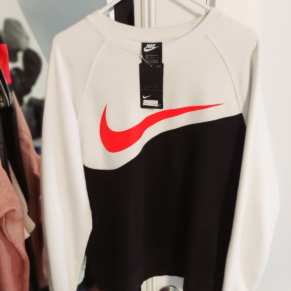 Nike sweatshirt brand new